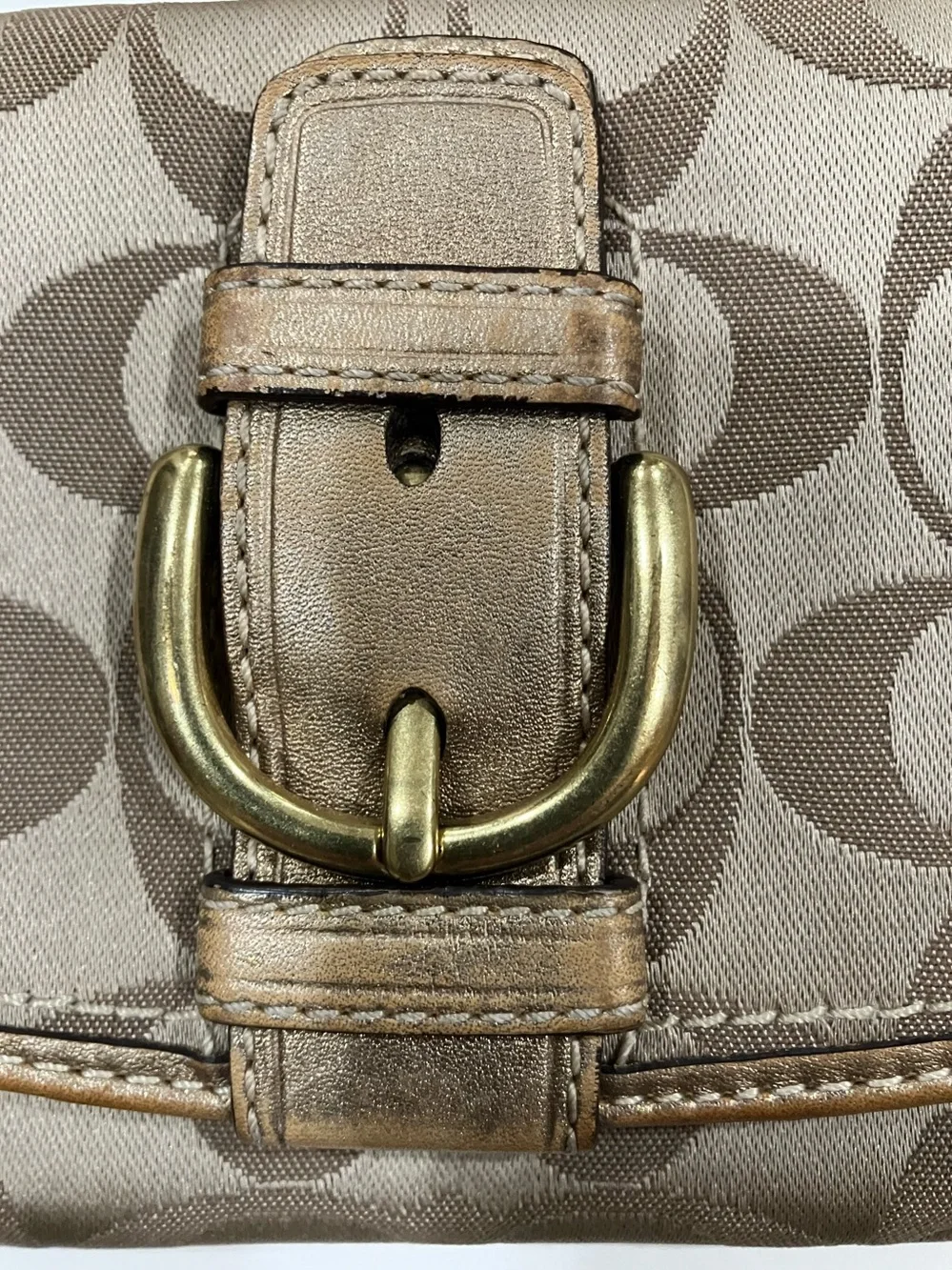 EUC Coach Beige Signature Canvas Buckle Wallet
